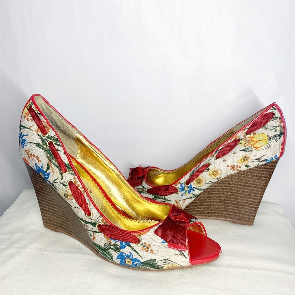 Dollhouse floral boe wedge wooden heels